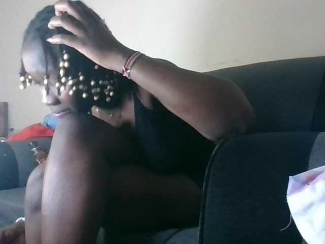prettyglowing live cam on BongaCams