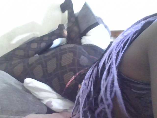 prettyglowing live cam on BongaCams