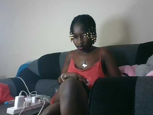 prettyglowing live cam on BongaCams