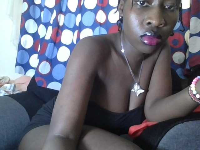 prettyglowing live cam on BongaCams
