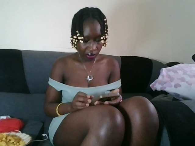 prettyglowing live cam on BongaCams
