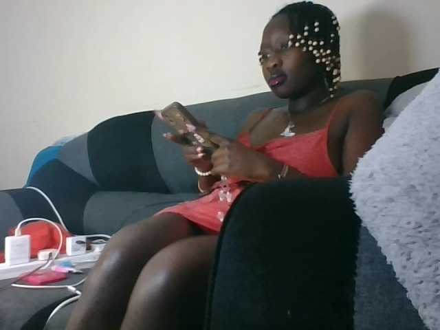 prettyglowing live cam on BongaCams