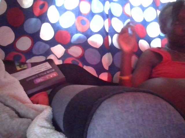 prettyglowing live cam on BongaCams