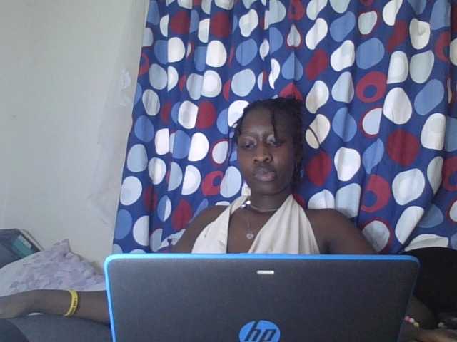 prettyglowing live cam on BongaCams