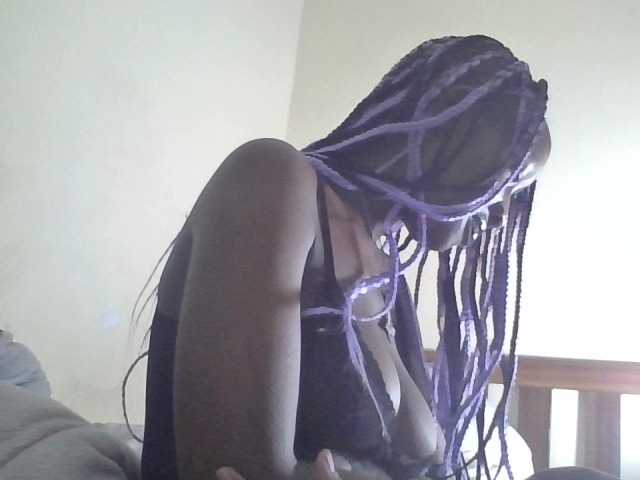 prettyglowing live cam on BongaCams
