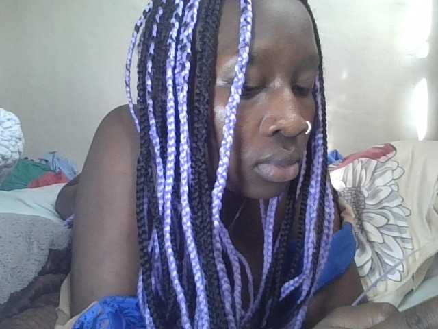 prettyglowing live cam on BongaCams