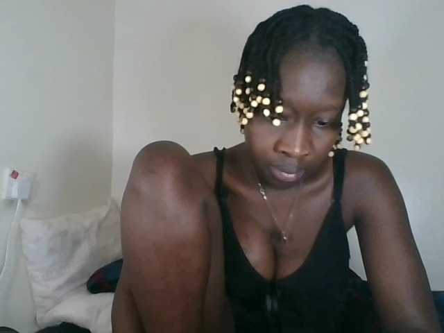 prettyglowing live cam on BongaCams
