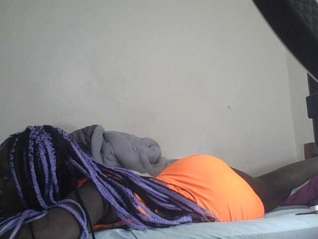 prettyglowing live cam on BongaCams