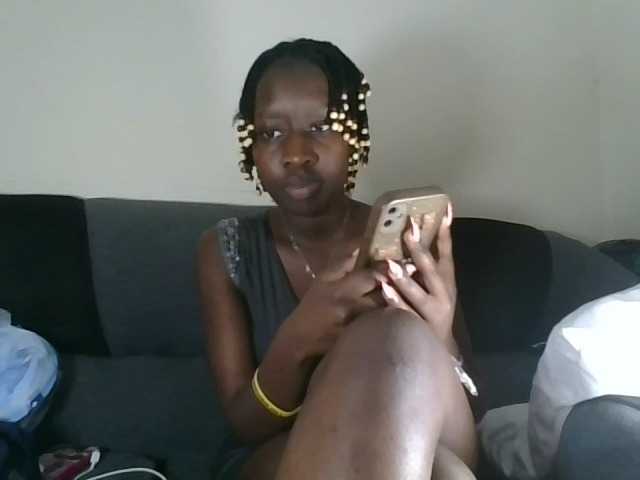 prettyglowing live cam on BongaCams