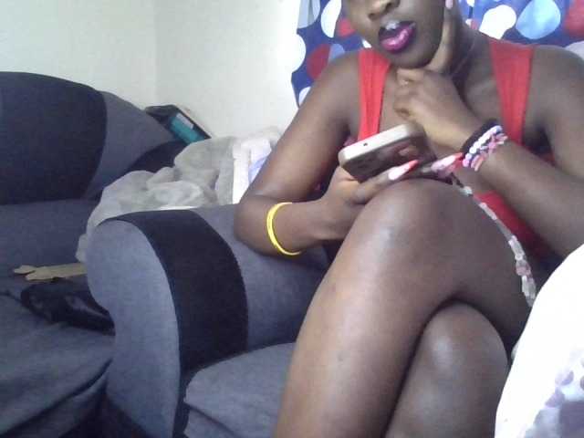 prettyglowing live cam on BongaCams