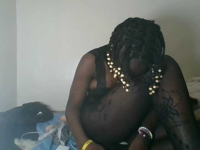 prettyglowing live cam on BongaCams
