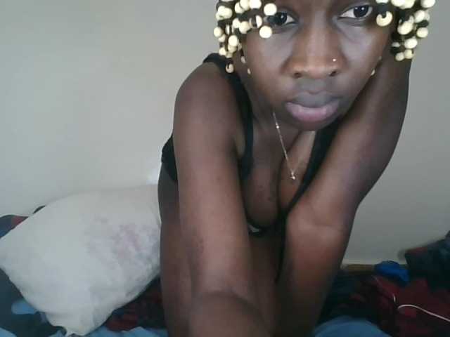 prettyglowing live cam on BongaCams
