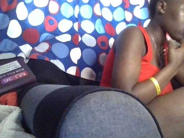 prettyglowing live cam on BongaCams