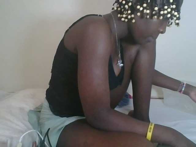 prettyglowing live cam on BongaCams