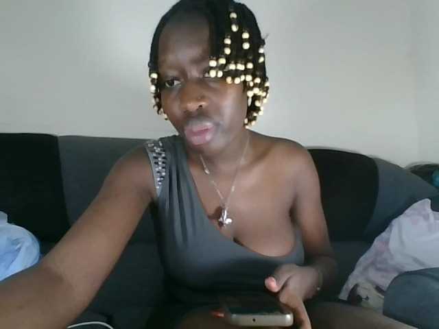 prettyglowing live cam on BongaCams