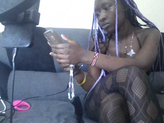 prettyglowing live cam on BongaCams