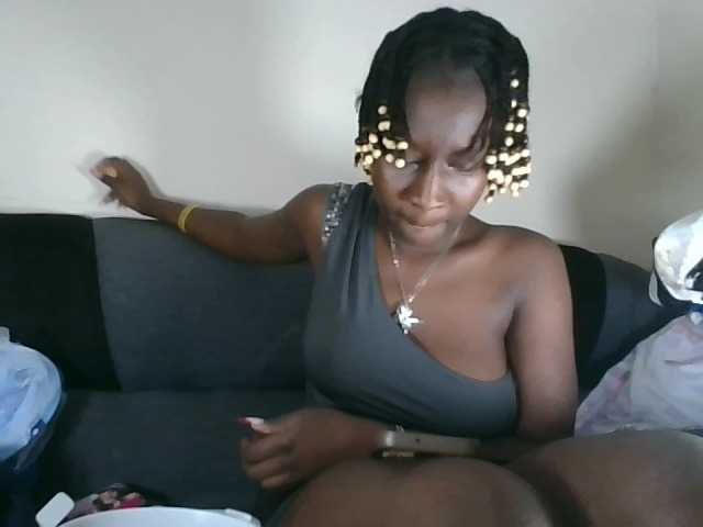 prettyglowing live cam on BongaCams