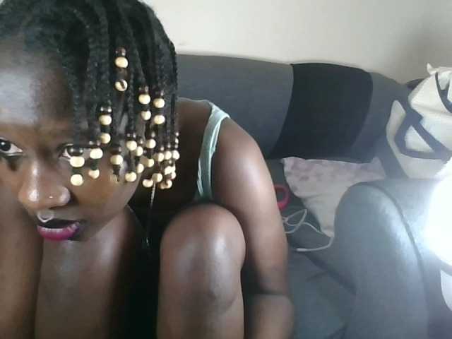 prettyglowing live cam on BongaCams