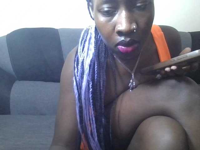 prettyglowing live cam on BongaCams
