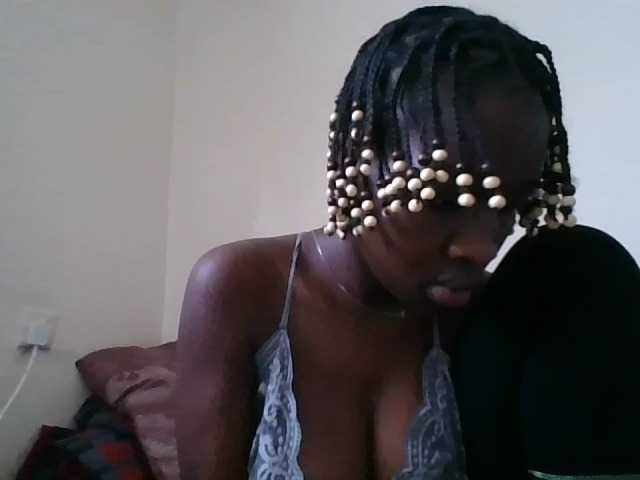 prettyglowing live cam on BongaCams