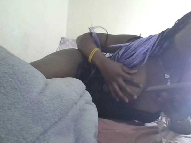 prettyglowing live cam on BongaCams