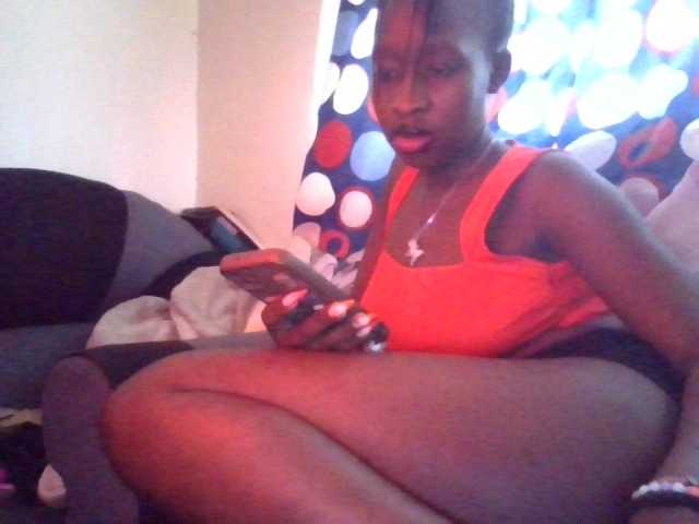 prettyglowing live cam on BongaCams