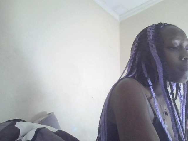 prettyglowing live cam on BongaCams