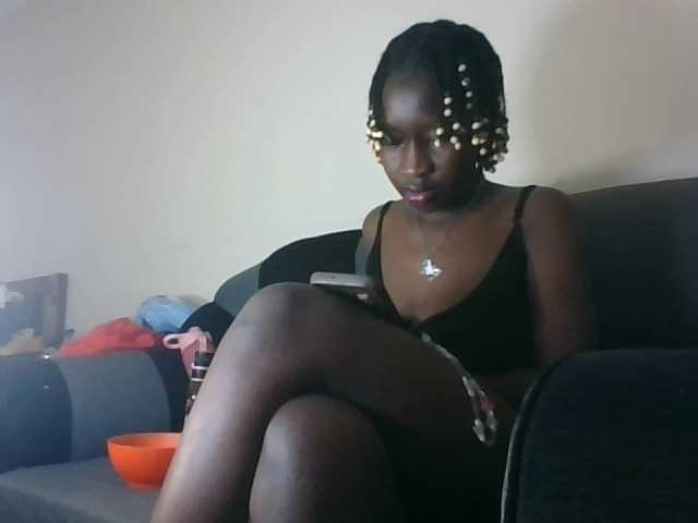 prettyglowing live cam on BongaCams
