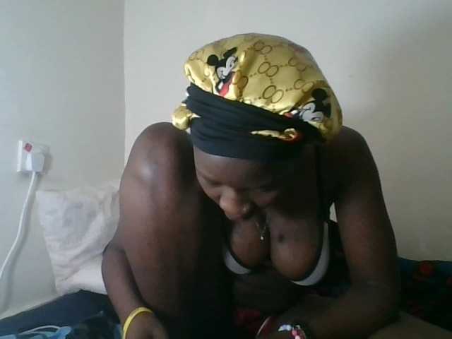 prettyglowing live cam on BongaCams