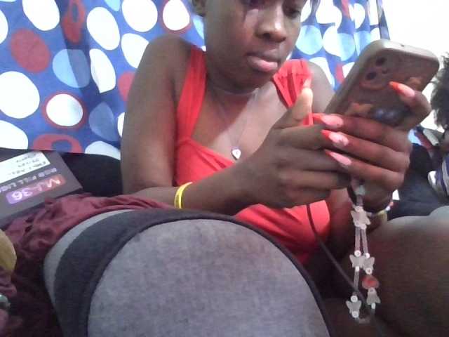 prettyglowing live cam on BongaCams