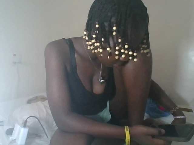 prettyglowing live cam on BongaCams
