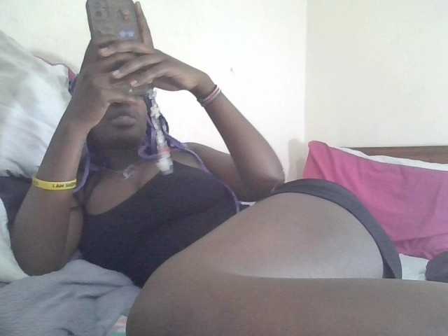 prettyglowing live cam on BongaCams
