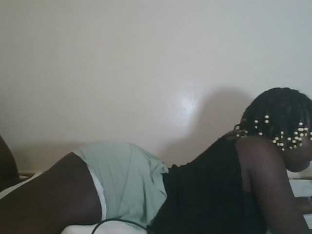 prettyglowing live cam on BongaCams