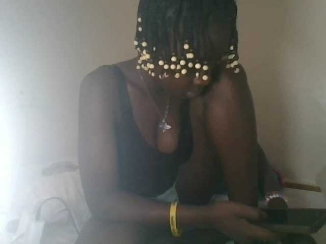 prettyglowing live cam on BongaCams