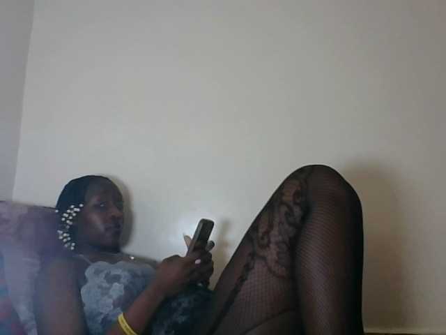 prettyglowing live cam on BongaCams