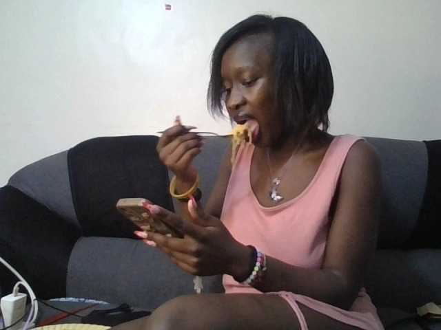 prettyglowing live cam on BongaCams