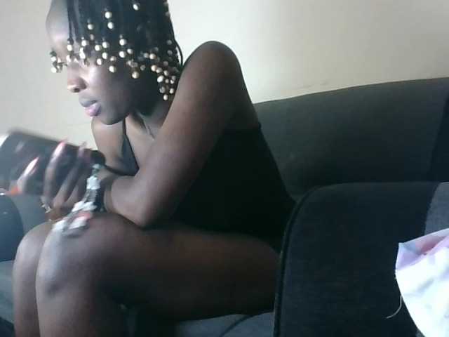 prettyglowing live cam on BongaCams