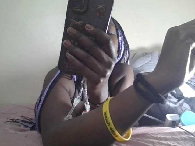 prettyglowing live cam on BongaCams