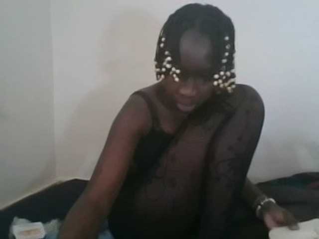 prettyglowing live cam on BongaCams