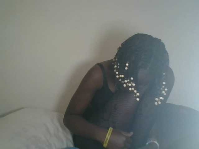 prettyglowing live cam on BongaCams