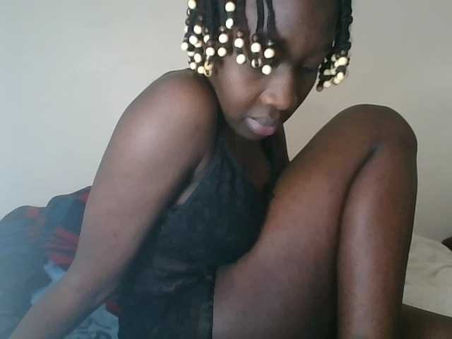 prettyglowing live cam on BongaCams