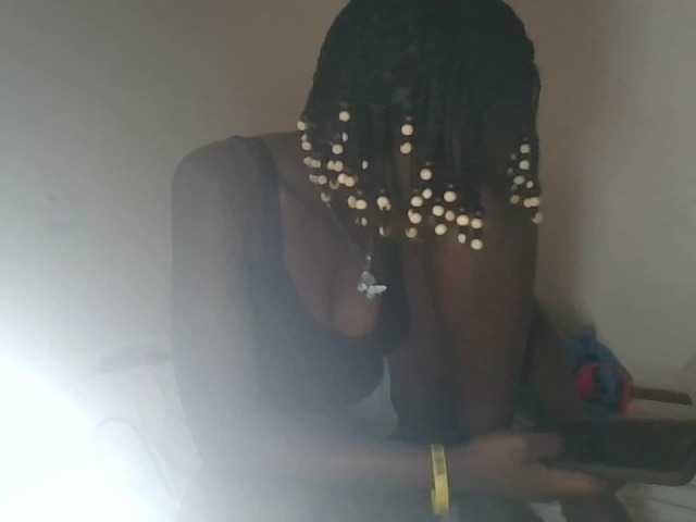 prettyglowing live cam on BongaCams