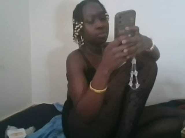 prettyglowing live cam on BongaCams