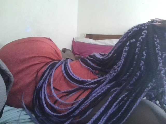 prettyglowing live cam on BongaCams