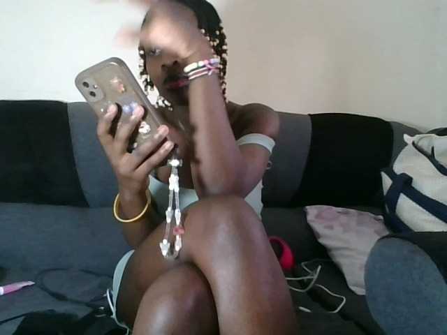 prettyglowing live cam on BongaCams