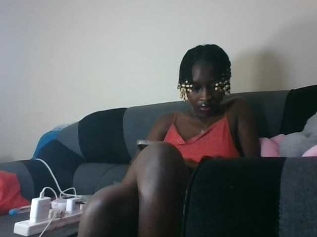 prettyglowing live cam on BongaCams