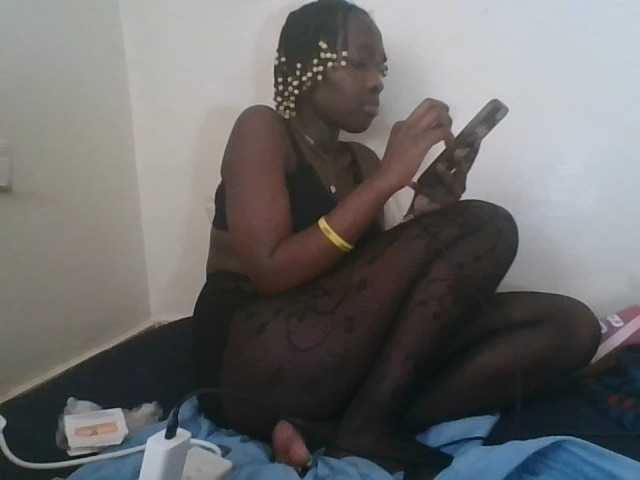 prettyglowing live cam on BongaCams