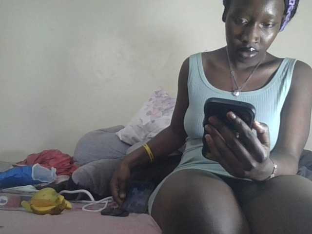 prettyglowing live cam on BongaCams