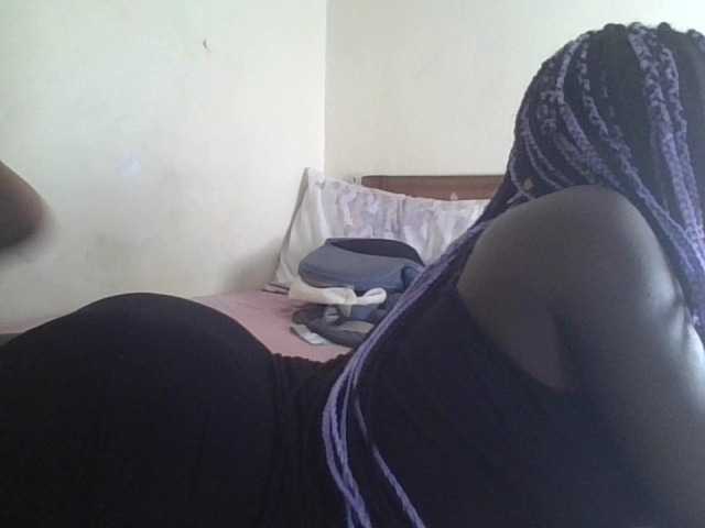 prettyglowing live cam on BongaCams