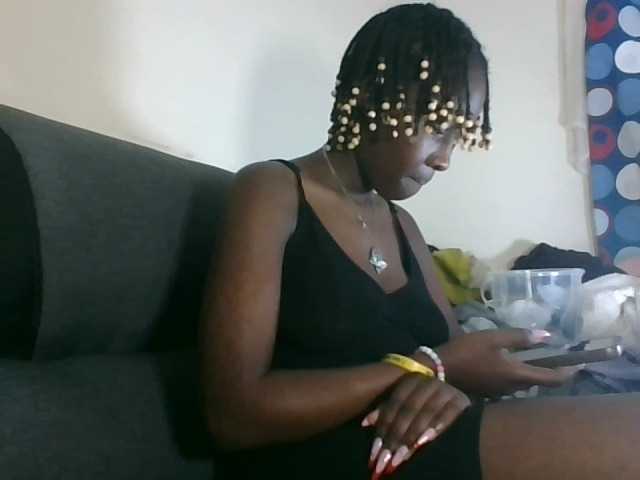 prettyglowing live cam on BongaCams